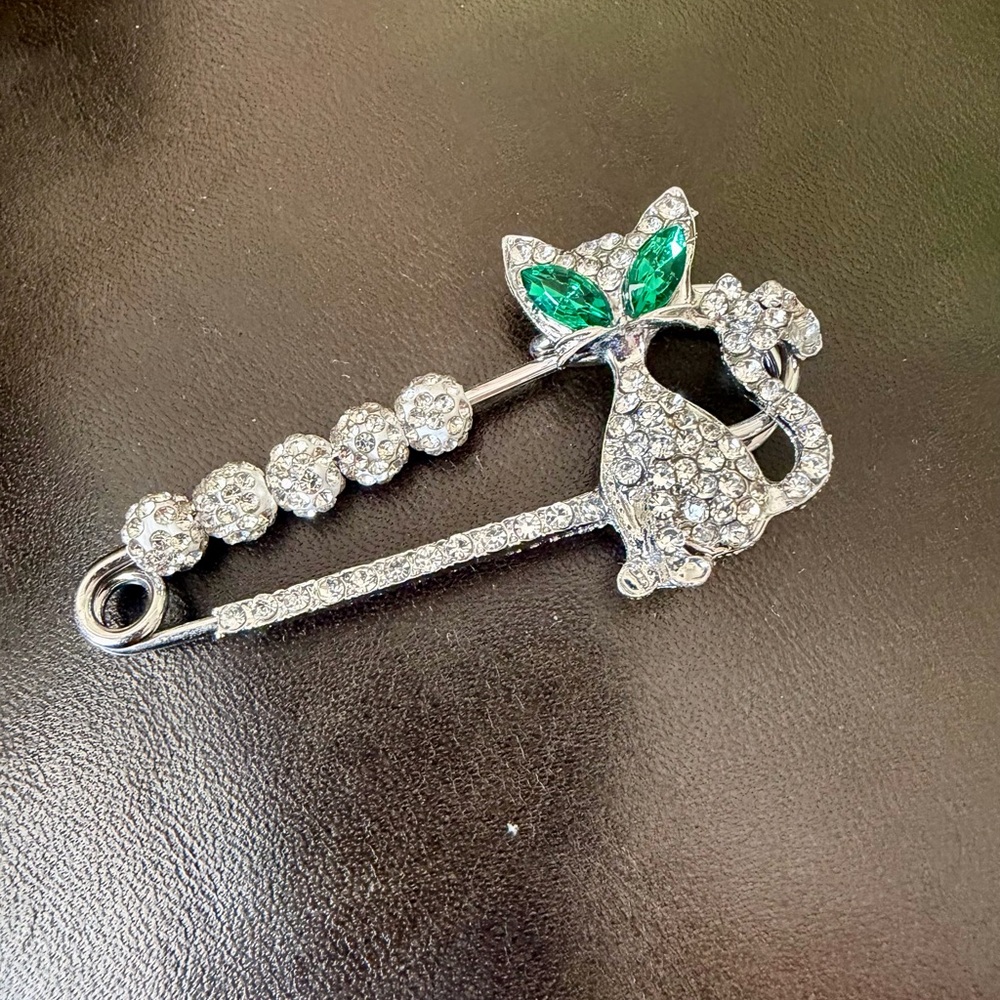 Vintage Safety Pin Rhinestone Cat Brooch